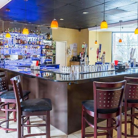 Clarion Hotel Somerset - New Brunswick Екстер'єр фото