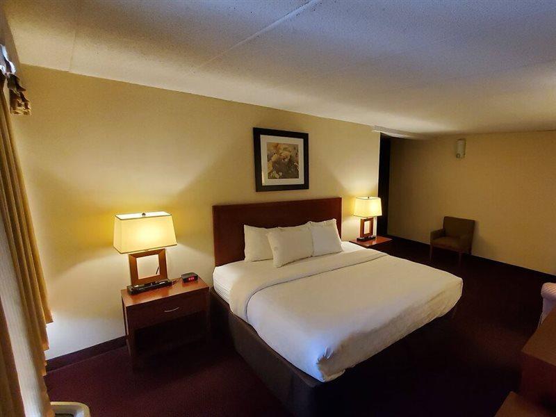 Clarion Hotel Somerset - New Brunswick Екстер'єр фото