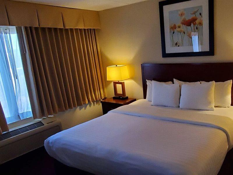 Clarion Hotel Somerset - New Brunswick Екстер'єр фото