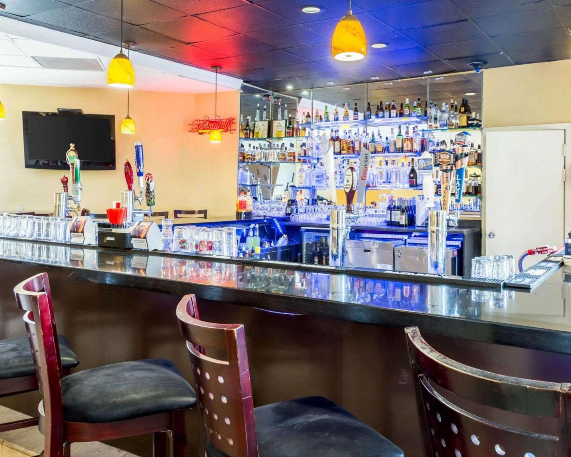 Clarion Hotel Somerset - New Brunswick Екстер'єр фото