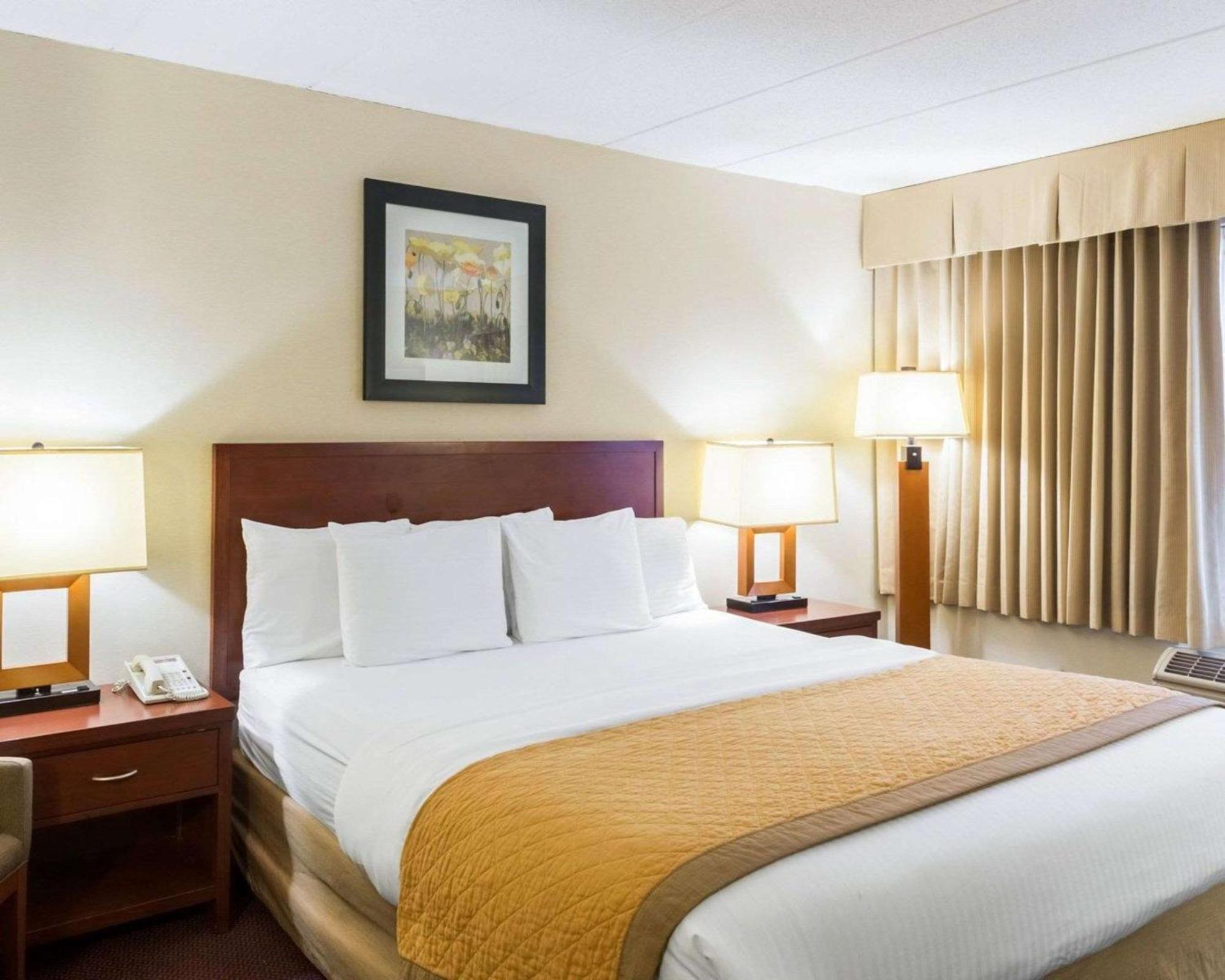 Clarion Hotel Somerset - New Brunswick Екстер'єр фото