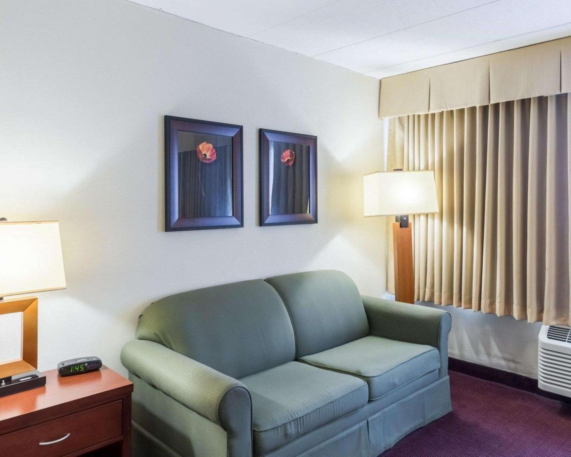 Clarion Hotel Somerset - New Brunswick Екстер'єр фото
