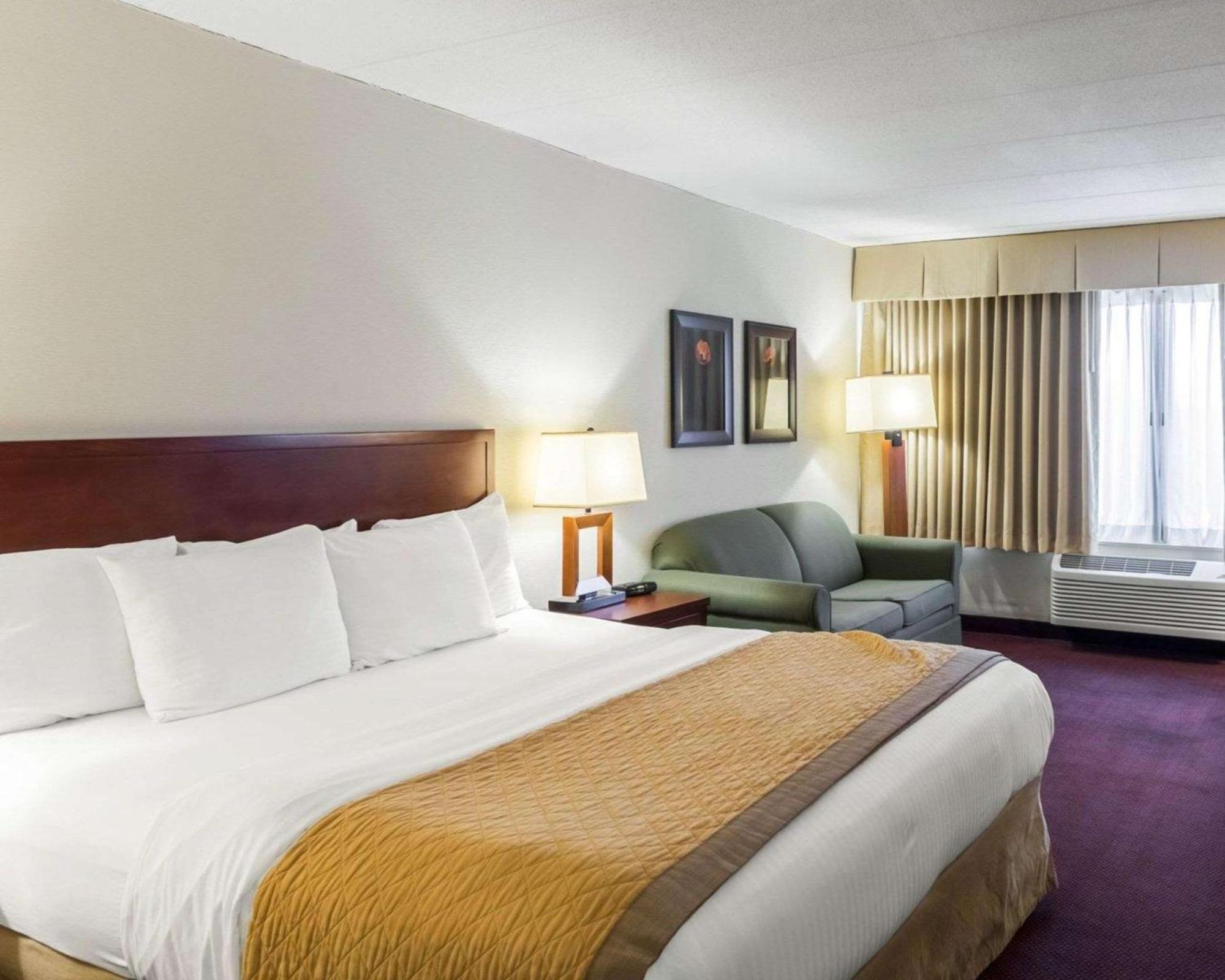 Clarion Hotel Somerset - New Brunswick Екстер'єр фото