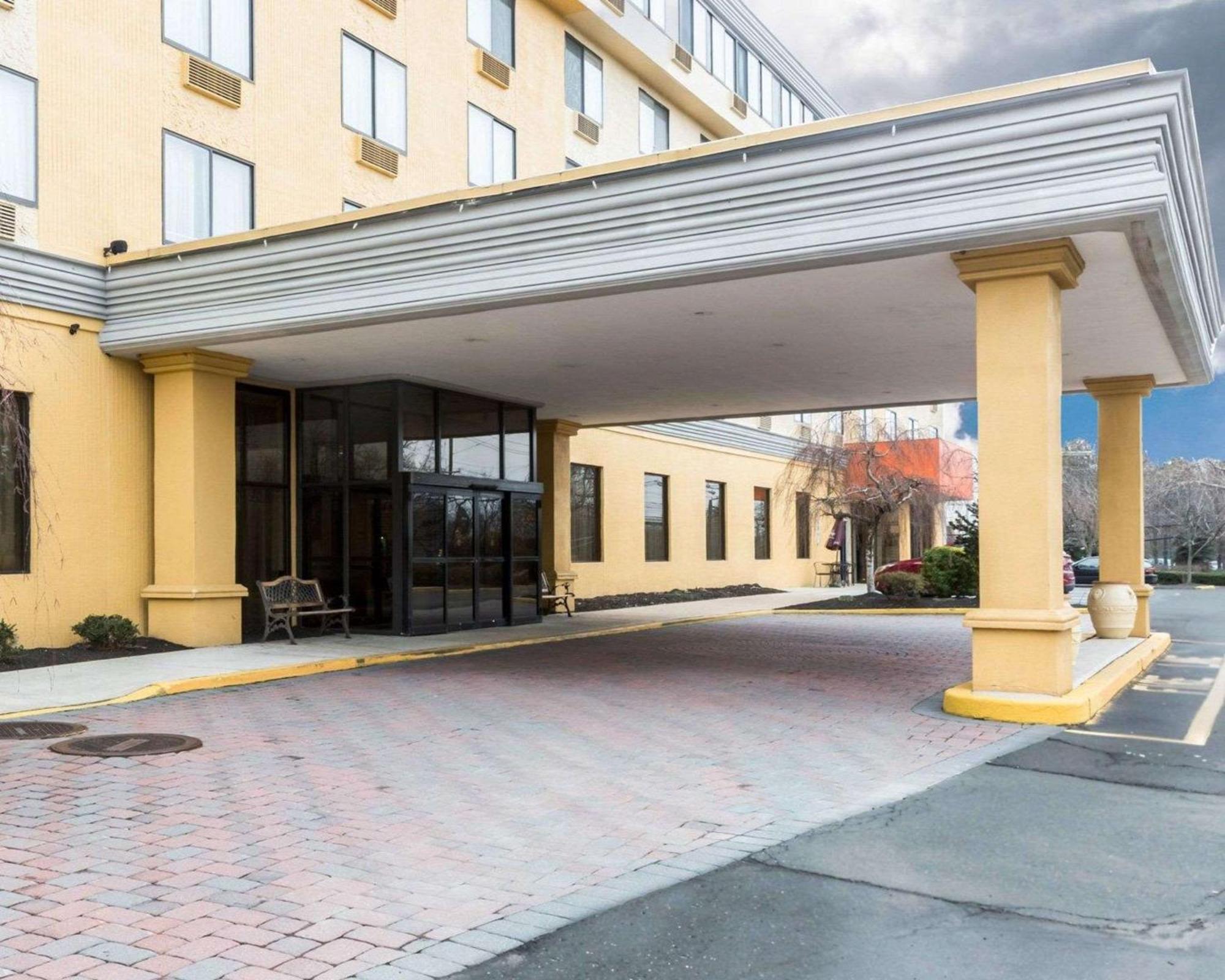 Clarion Hotel Somerset - New Brunswick Екстер'єр фото