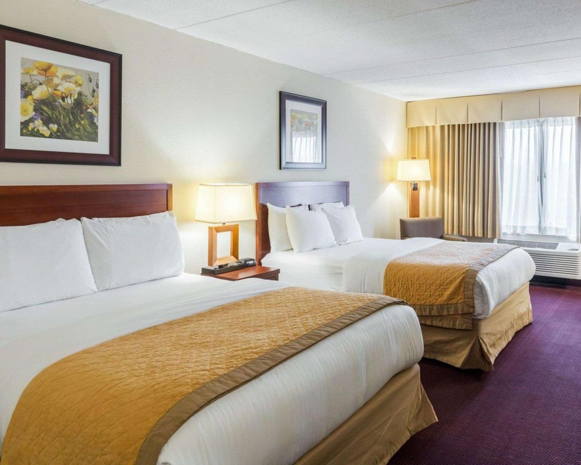 Clarion Hotel Somerset - New Brunswick Екстер'єр фото