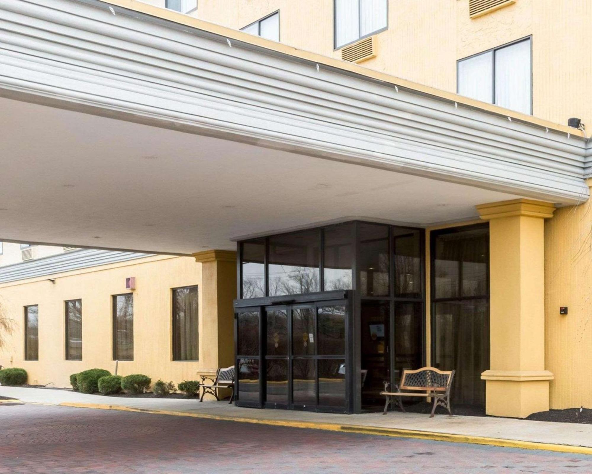 Clarion Hotel Somerset - New Brunswick Екстер'єр фото
