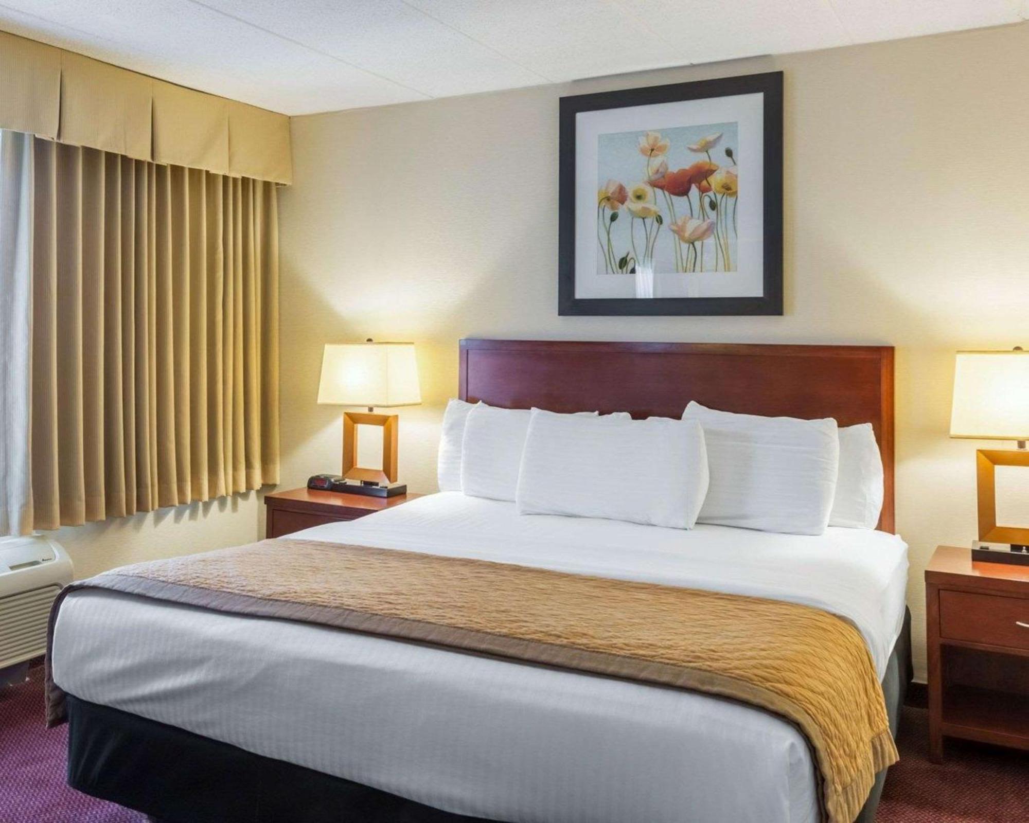 Clarion Hotel Somerset - New Brunswick Екстер'єр фото