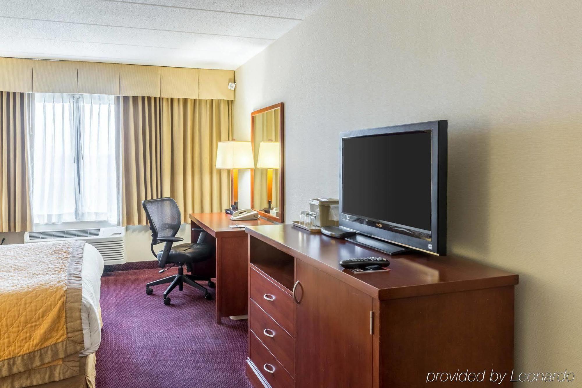 Clarion Hotel Somerset - New Brunswick Екстер'єр фото